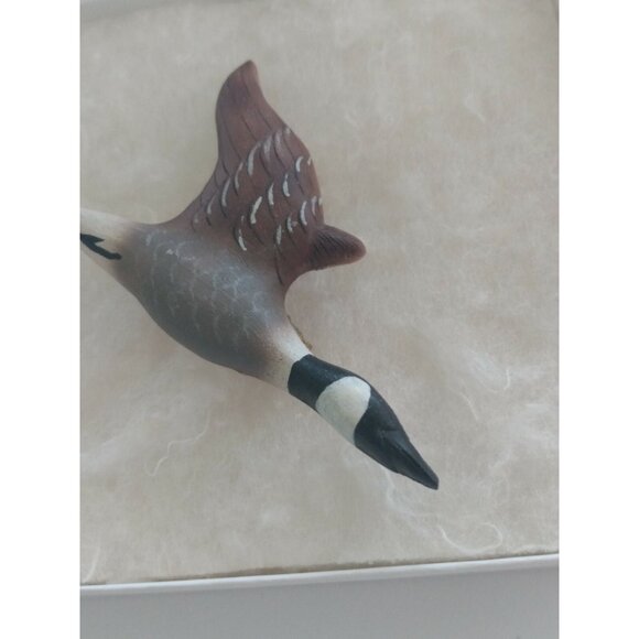 Hand Carved Bird Brooch (Canada Goose) by Russ Clark Ontario - Picture 7 of 9